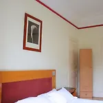 Pensión Midis - Local 2*
