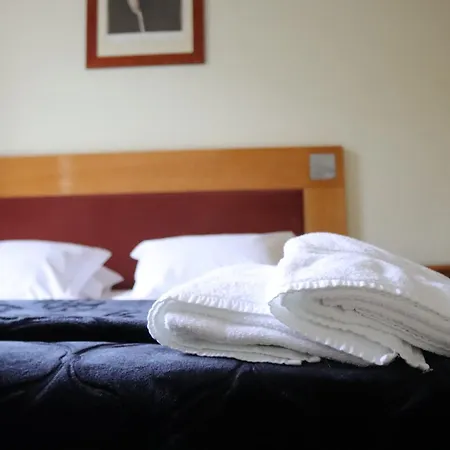 Midis - Local Accommodation Guest house Lisbon