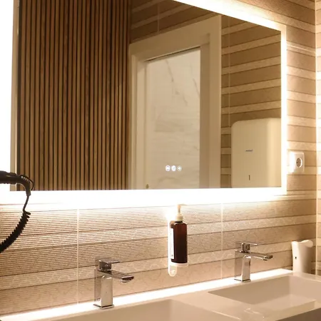 Midis - Local Pensjonat 2*