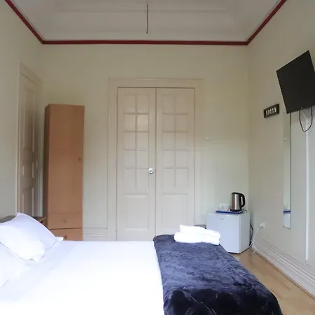 Midis - Local Accommodation Lisbon